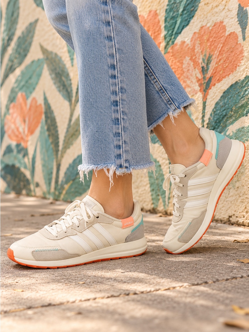 Adidas Retrorun Ivory Women’s Retro Classic Running Shoes Size 9.5